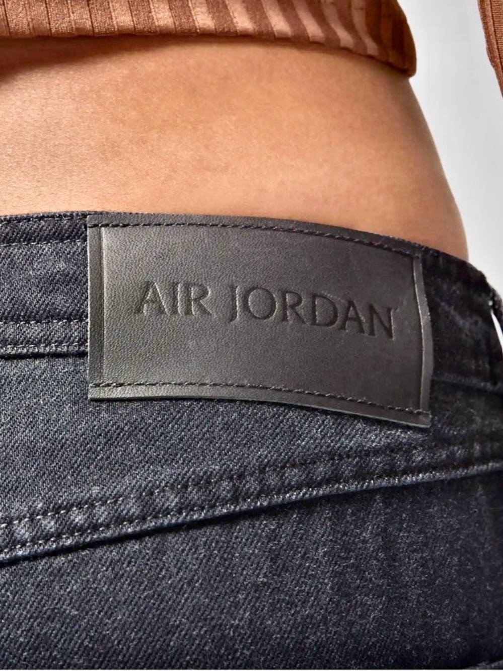 Jordan Black Graphic A-Line Skirt with Red Basketball Print stone washed - Picture 6 of 11